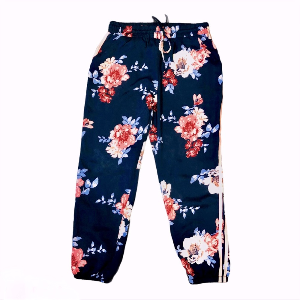 ABOUT A GIRL | Floral Jogger Draw String Pants | S